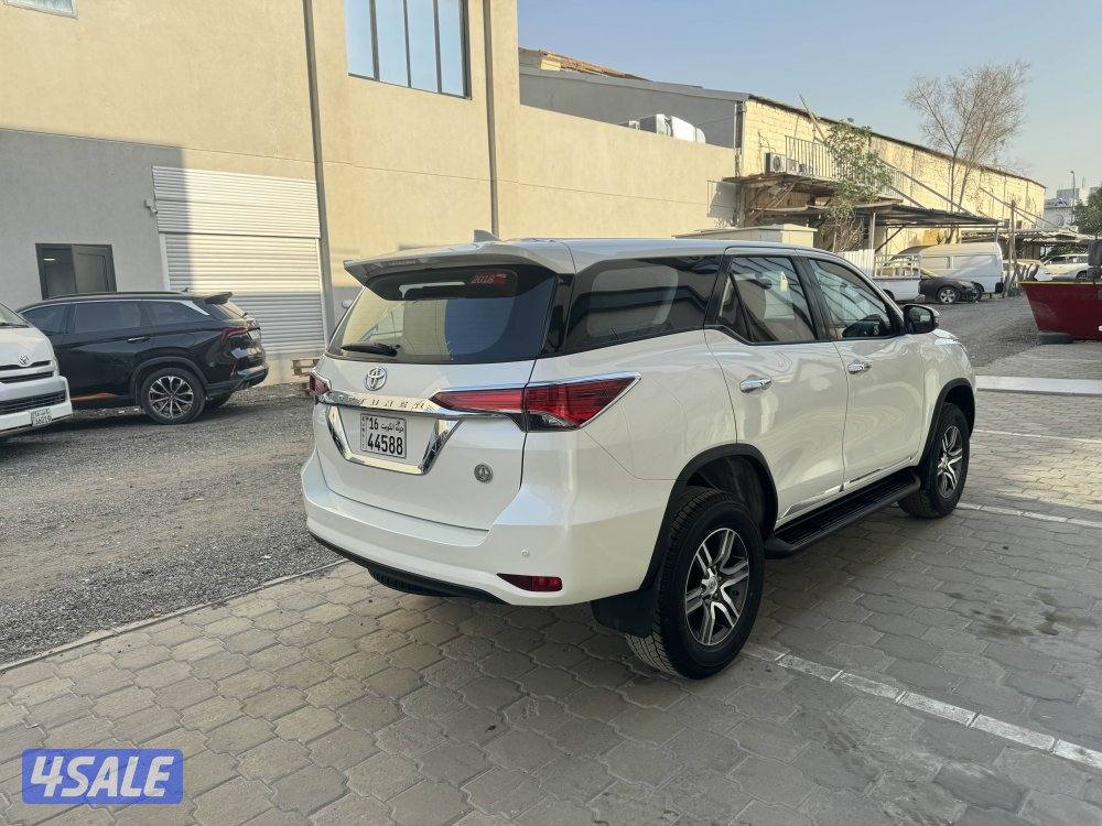 للبيع فورتنر موديل 2018 بحالة الوكاله4