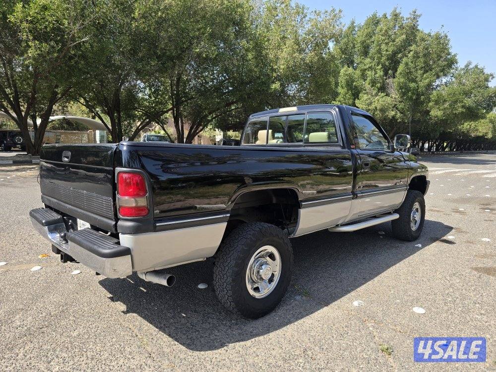 دودج رام 2500 V10 1996 magnum5