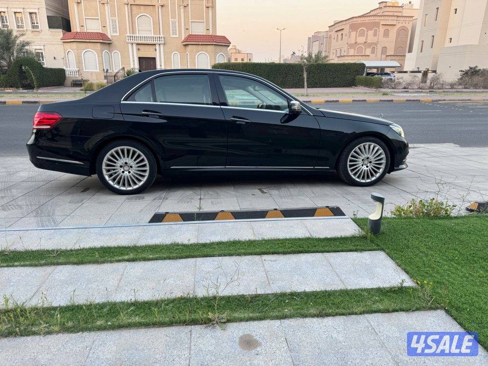 حاله نادره عداد 25 كامل المواصفاتE300 موديل 20145