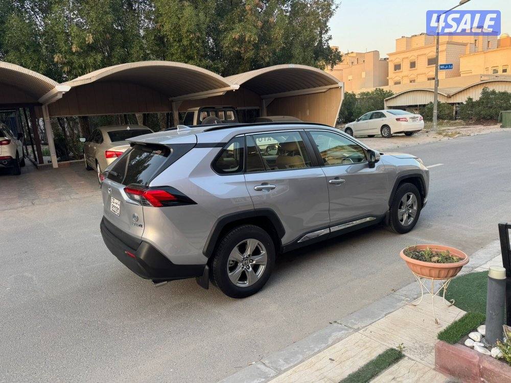 جيب تويوتا راف فور مديل 2023 تحت الكفاله2