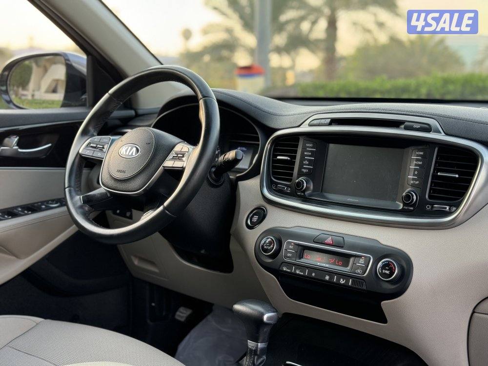 كيا سورينتو V6 موديل 2018 بحاله الوكاله شرط الفحص12