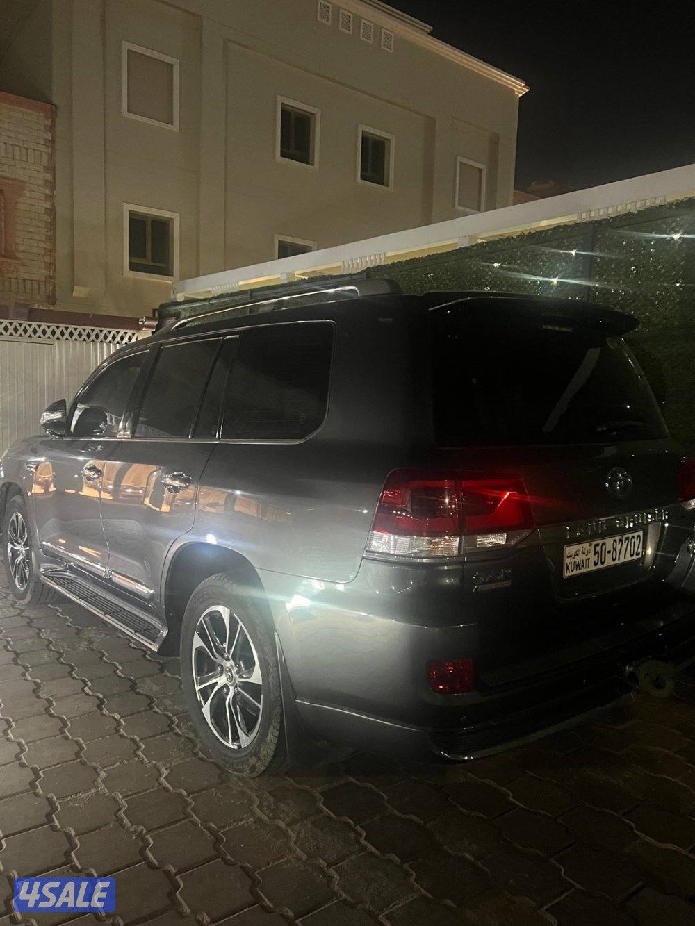 ‏لاند كروز شرط الفحص صبغ وكالة ماشي ١٢٧الف من داخل مخمل0