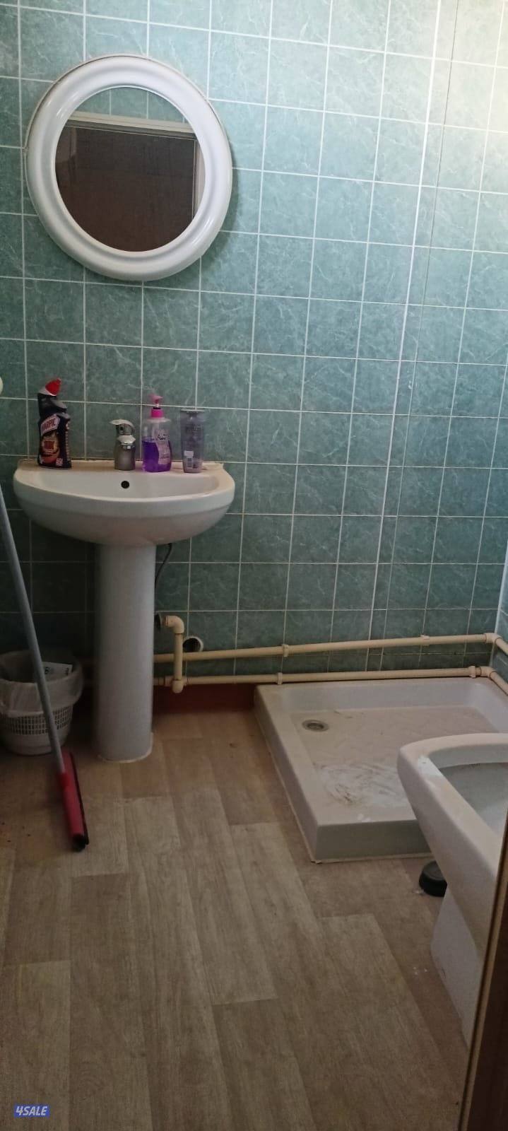 للبيع شاليه ١٢ في ٤ مع اثاث وعرزاله ١٢ متر2