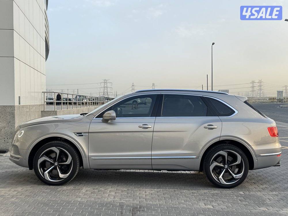 للبيع بنتلي بينتايجا موديل 2020 الزياني3