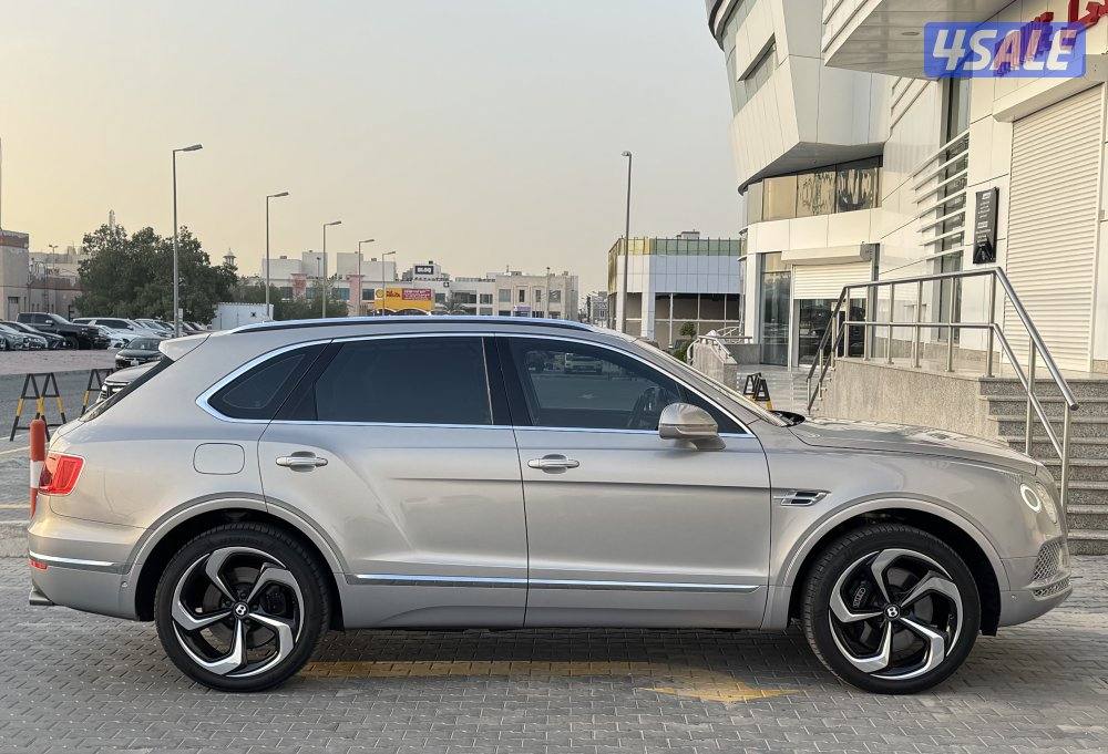 للبيع بنتلي بينتايجا موديل 2020 الزياني4