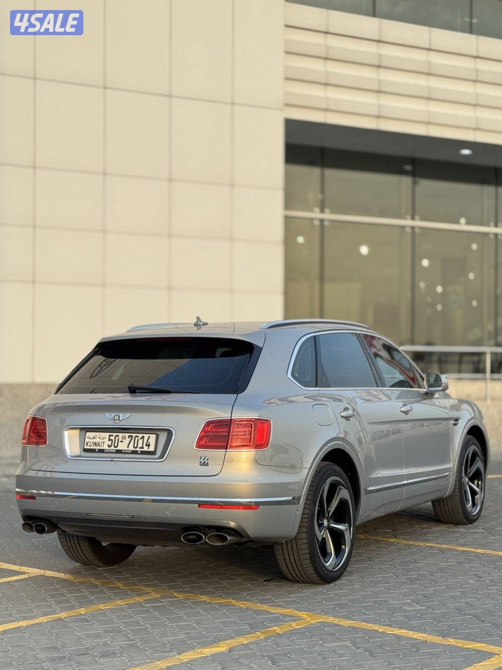 للبيع بنتلي بينتايجا موديل 2020 الزياني6