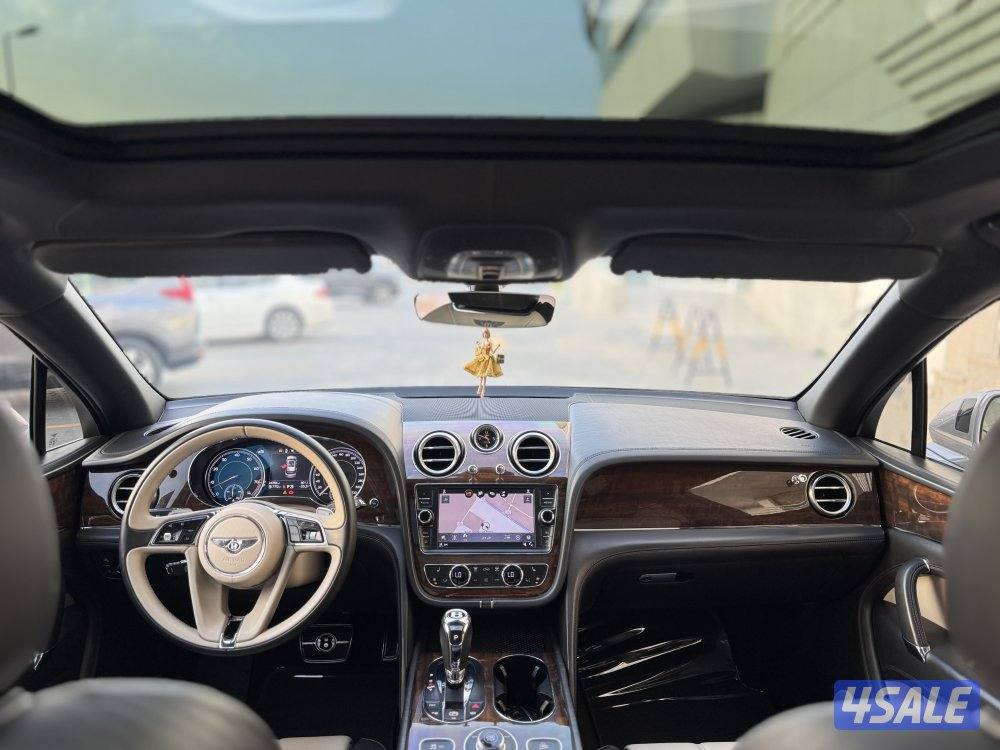 للبيع بنتلي بينتايجا موديل 2020 الزياني7