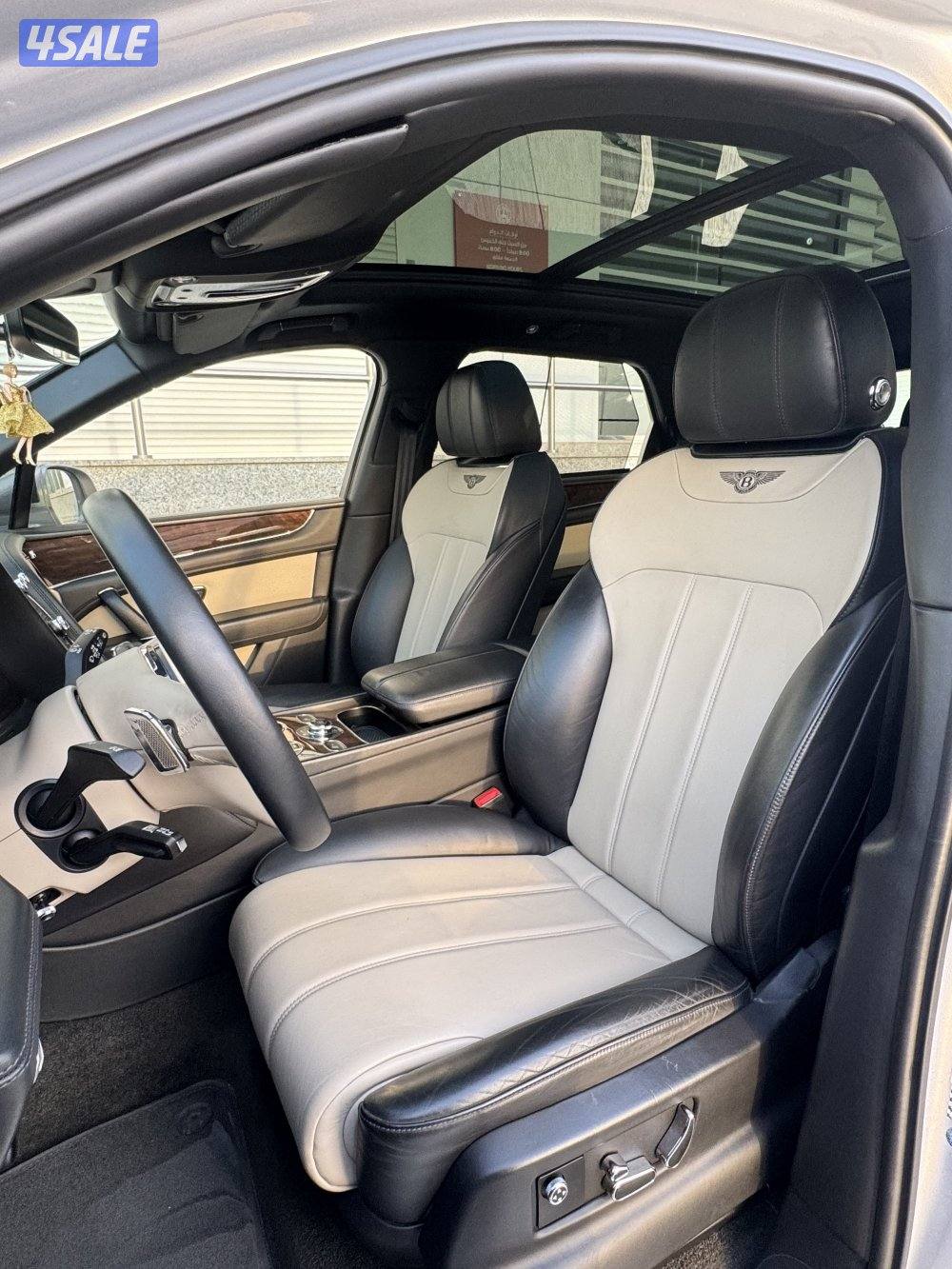 للبيع بنتلي بينتايجا موديل 2020 الزياني9