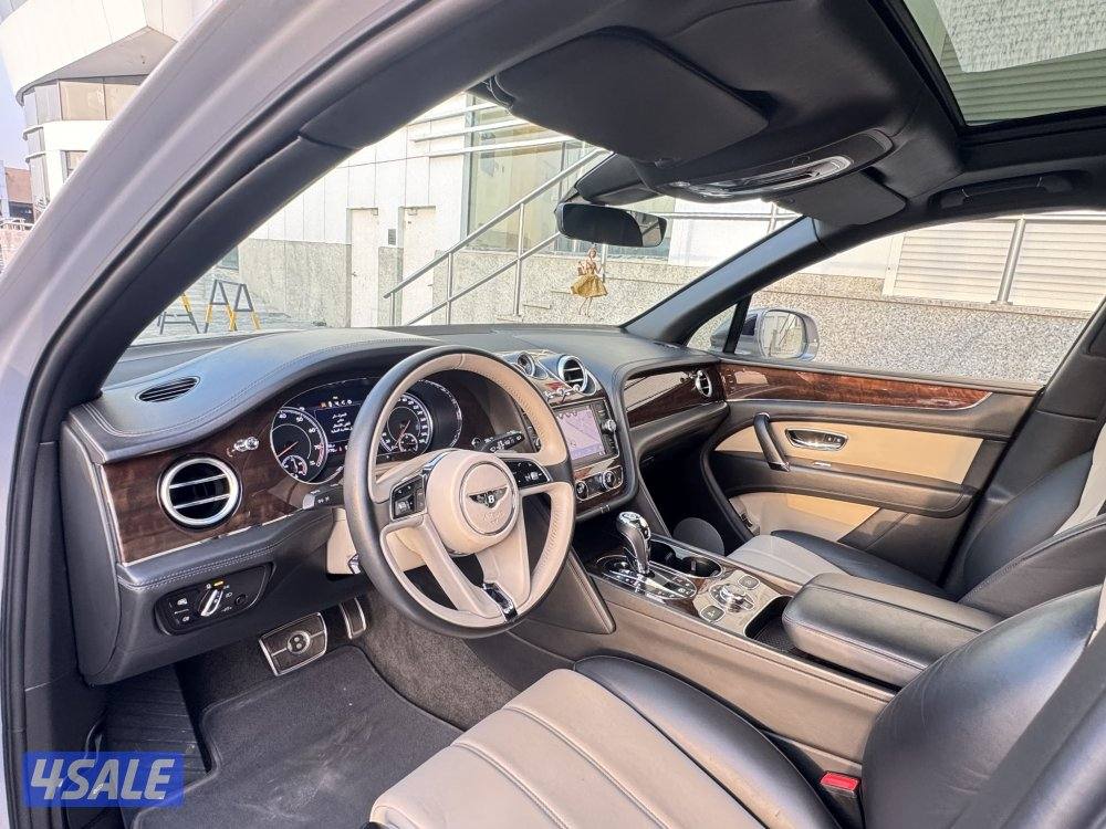 للبيع بنتلي بينتايجا موديل 2020 الزياني12