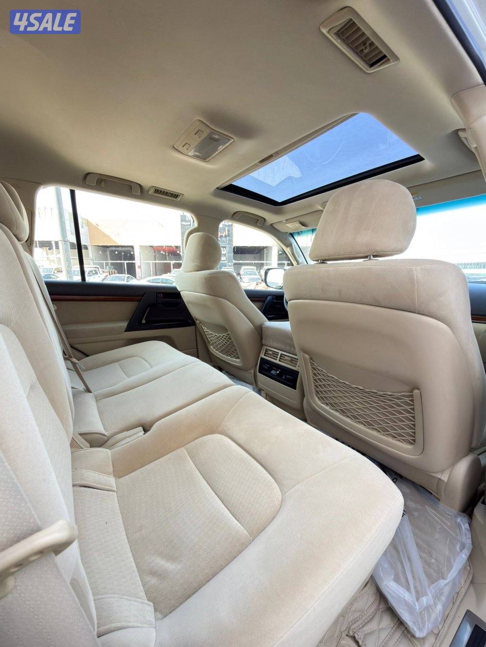 للبيع لاند كروزر GXR موديل 2016 صبغ الوكاله عدا قطعه7