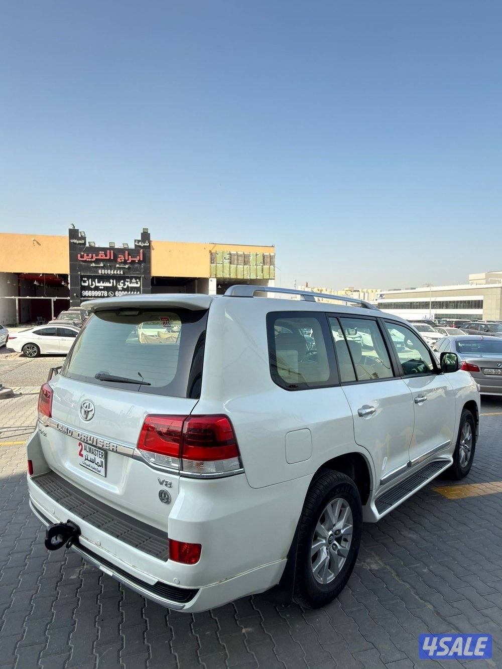 للبيع لاند كروزر GXR موديل 2016 صبغ الوكاله عدا قطعه9