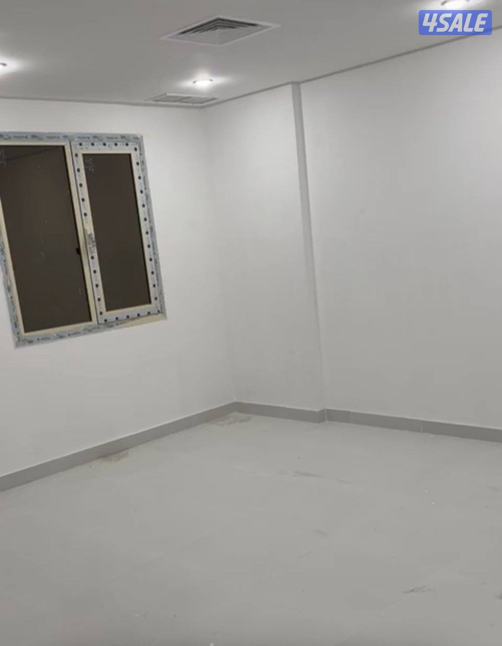 للايجار دور تجاري عمارة ب الجهراء موقع مميز0