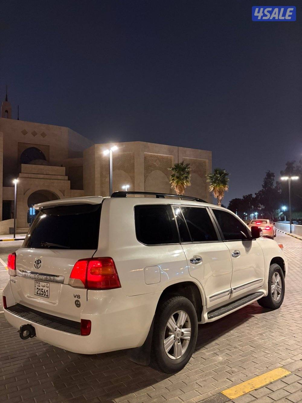 للبيع لاندكروزر 2013 GX.R2