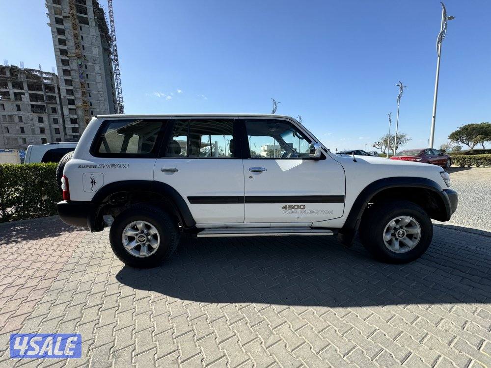 نيسان سفاري4