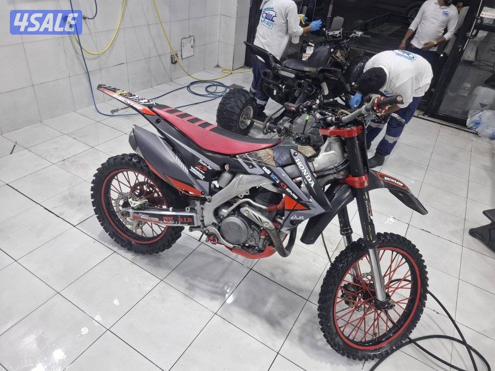 للبيع هوندا crf 450
موديل 2013 بخاخ
السيكل نشيط عليه قزوز كامل يوشمرا6