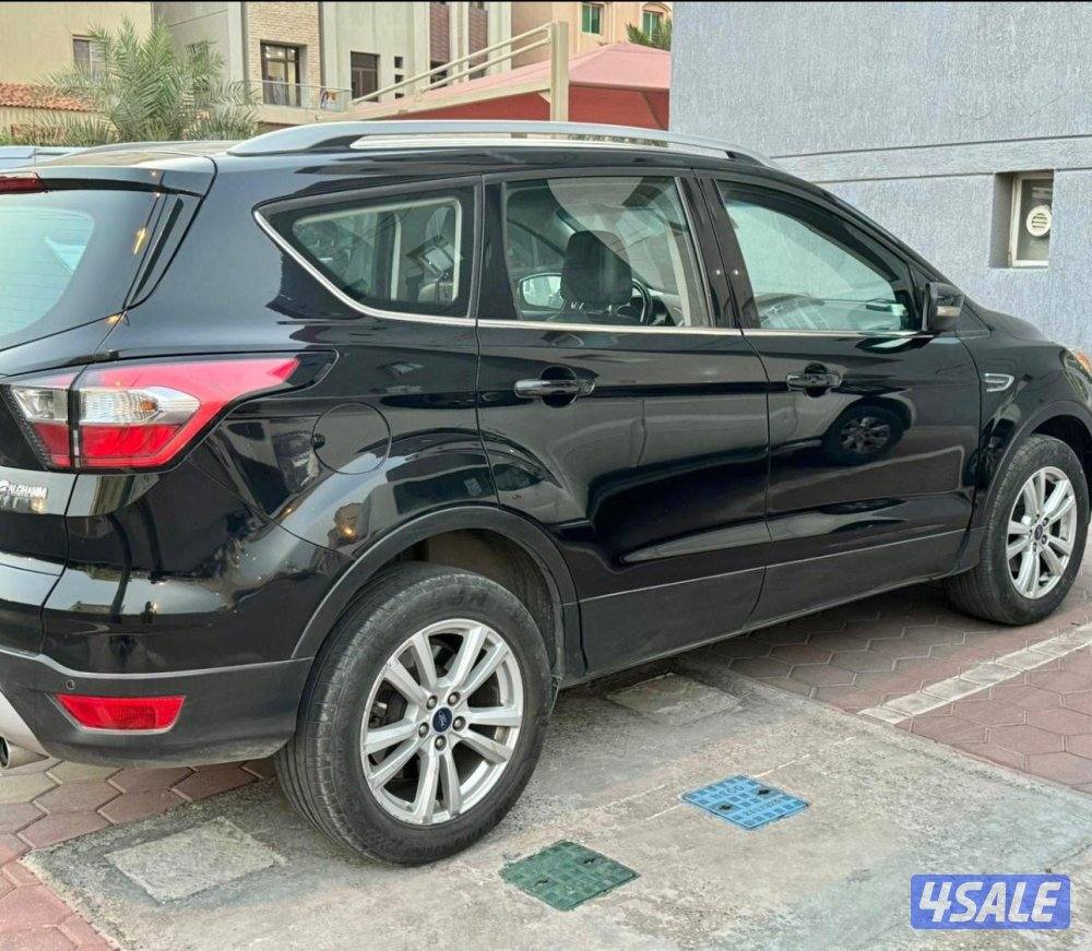 Ford escape 2017 with Sunroof1