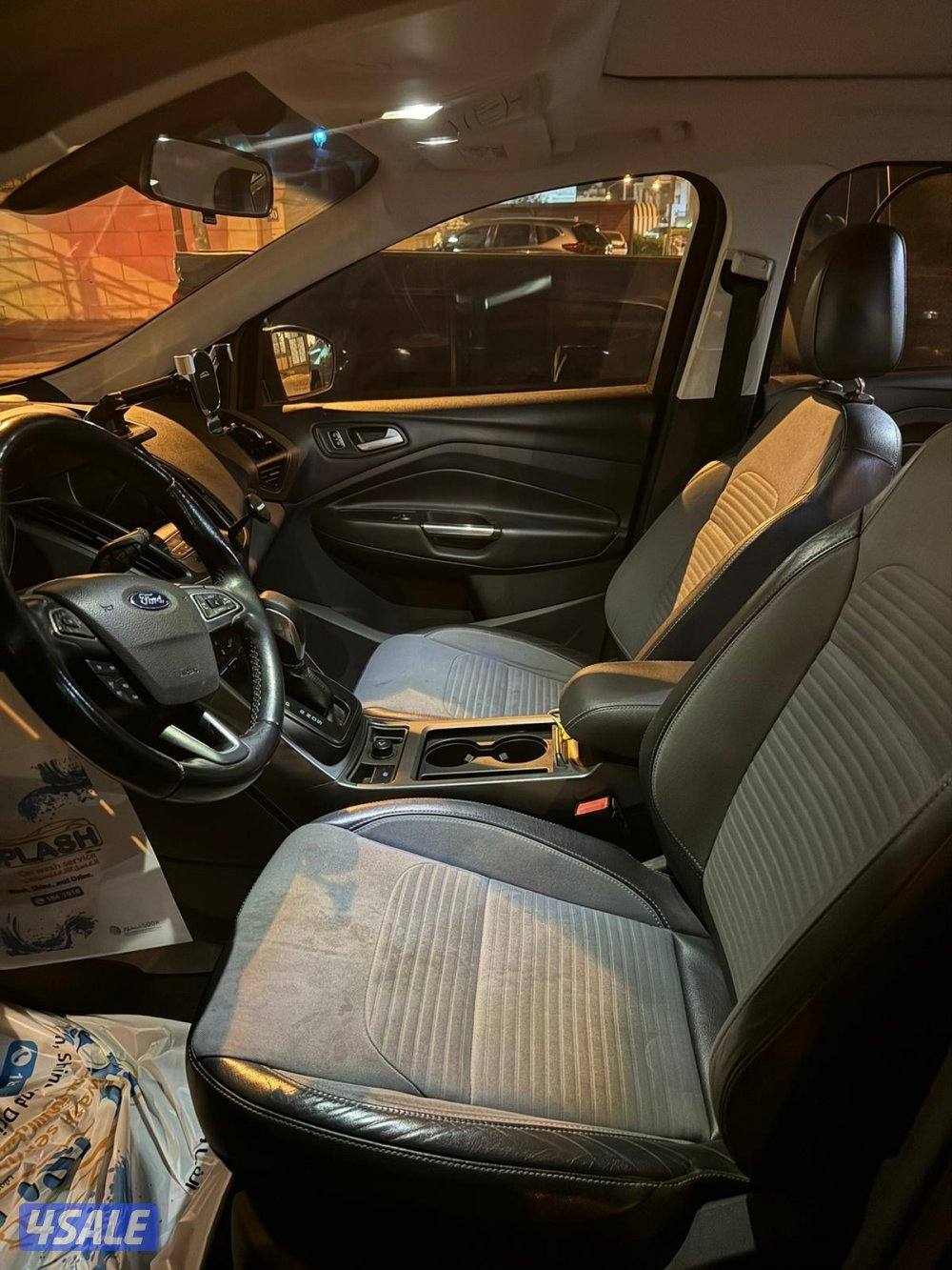 Ford escape 2017 with Sunroof4