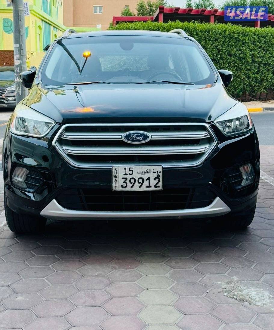 Ford escape 2017 with Sunroof10