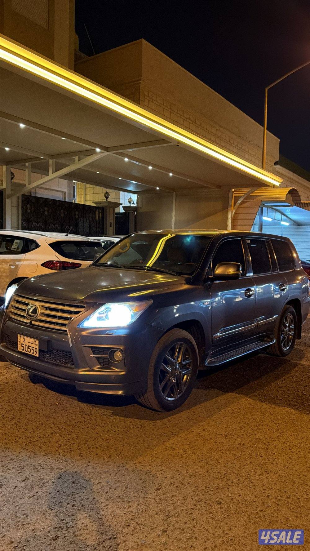 للبيع جيب لكزس1