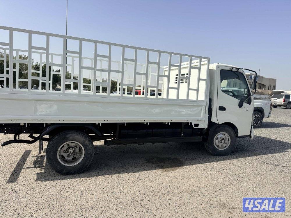 Toyota half lorry, 817676km model 20124