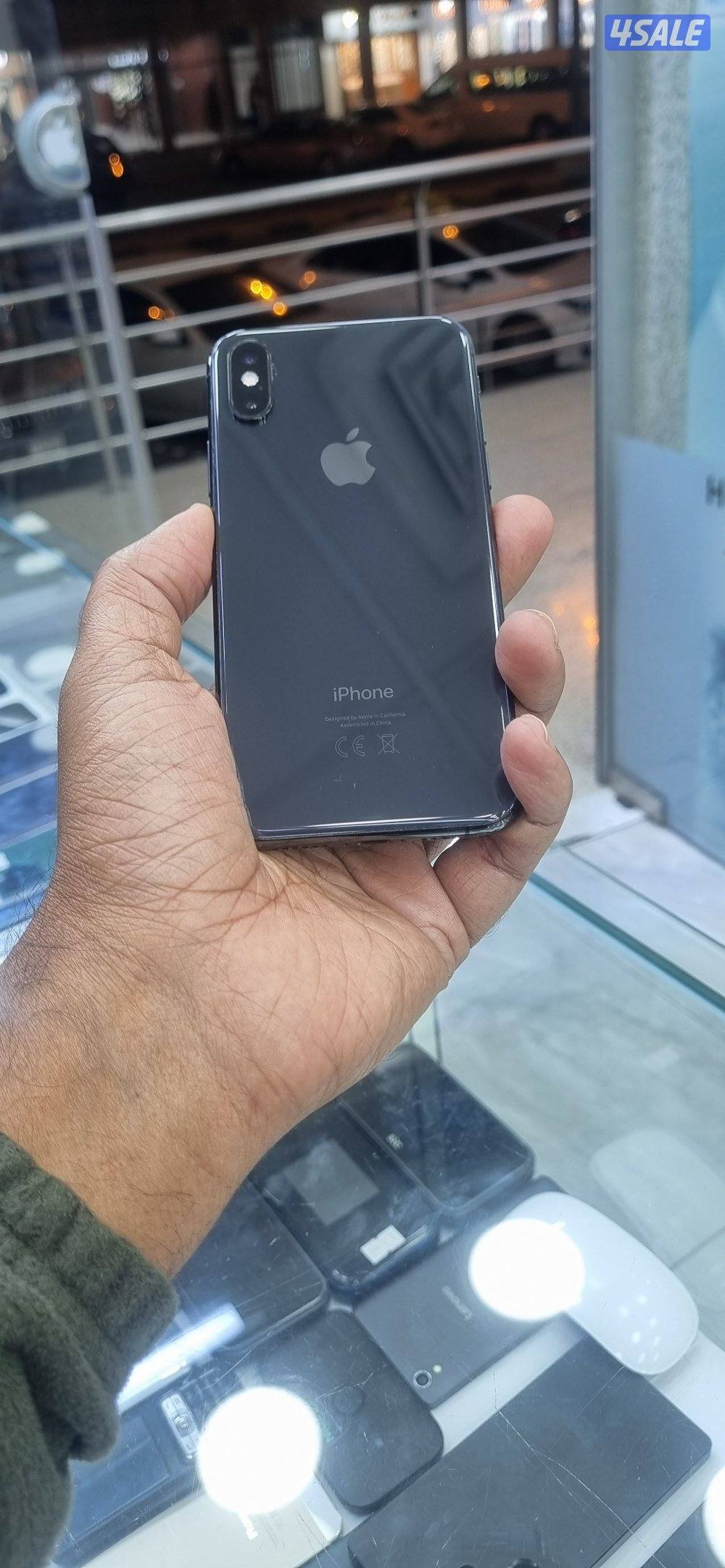 iPhone XS 512GB 93% battery0