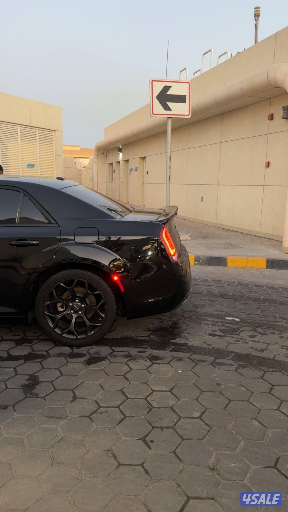 للبيع كرايسلر 300s1