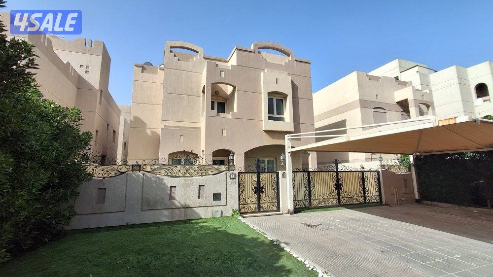 للايجار فيلا في العقيله1