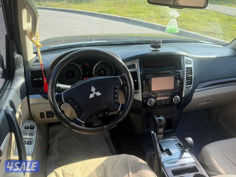 للبيع باجيرو2019 بحالة ممتازة6