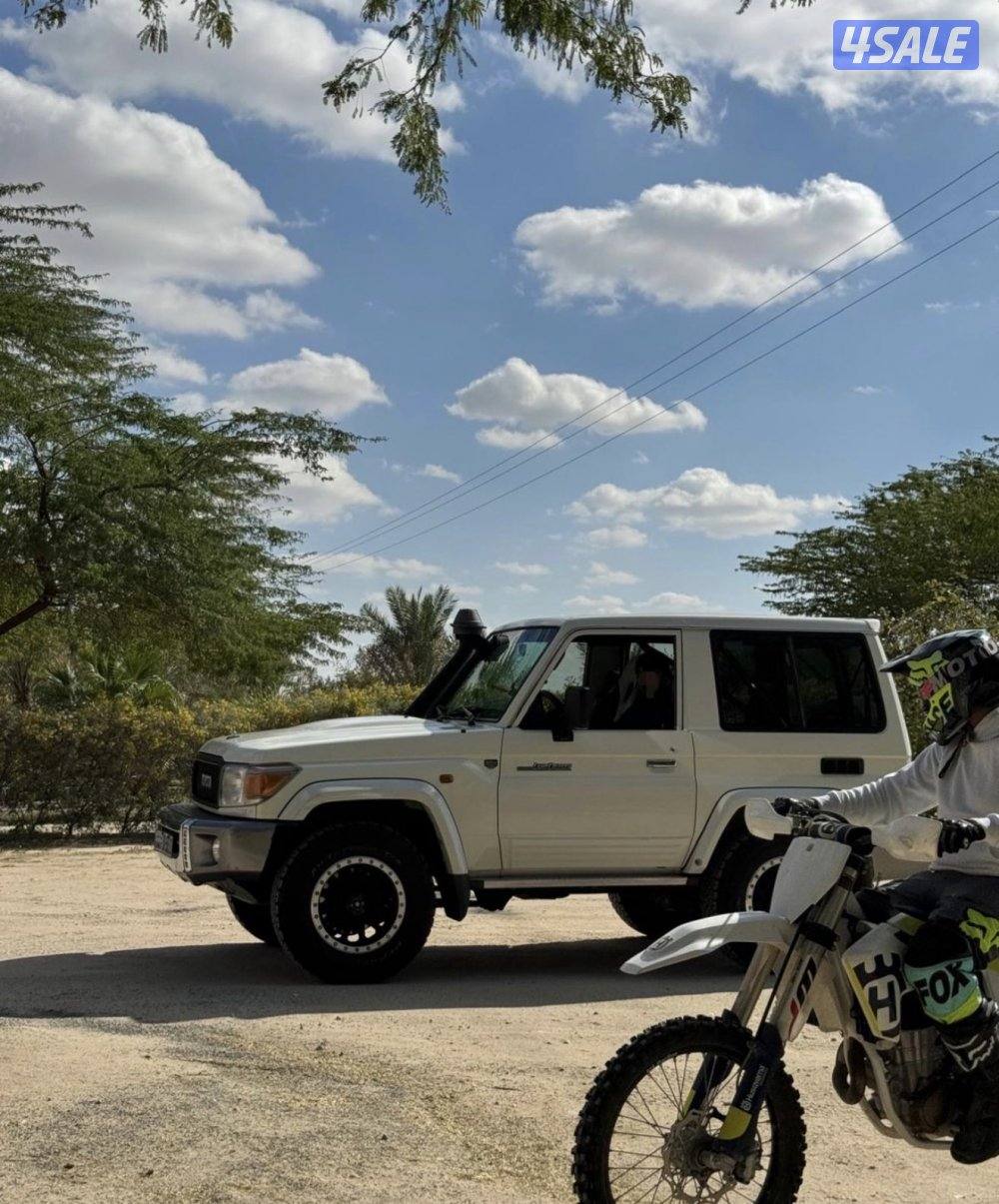 جيب ربع toyota0