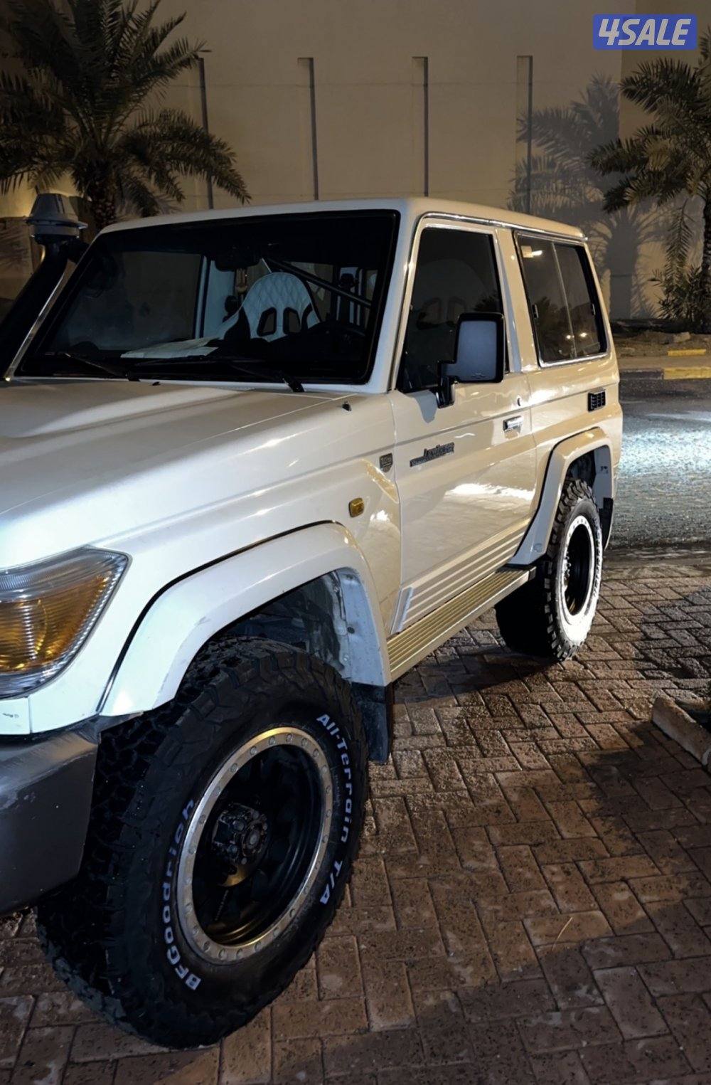 جيب ربع toyota4