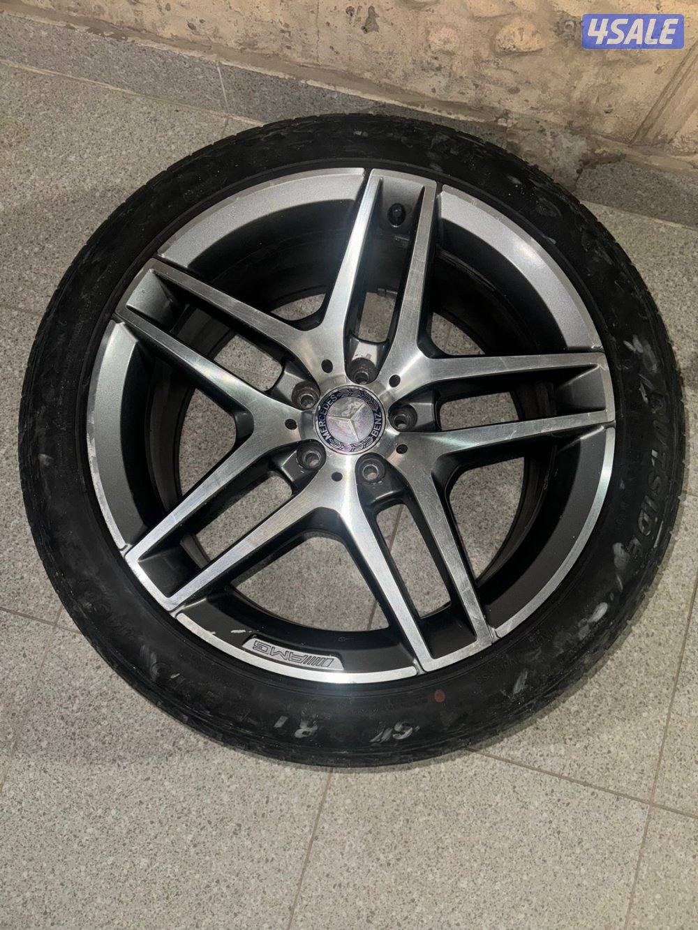 للبيع 4 رنقات AMG اصليه مع توايرهم4