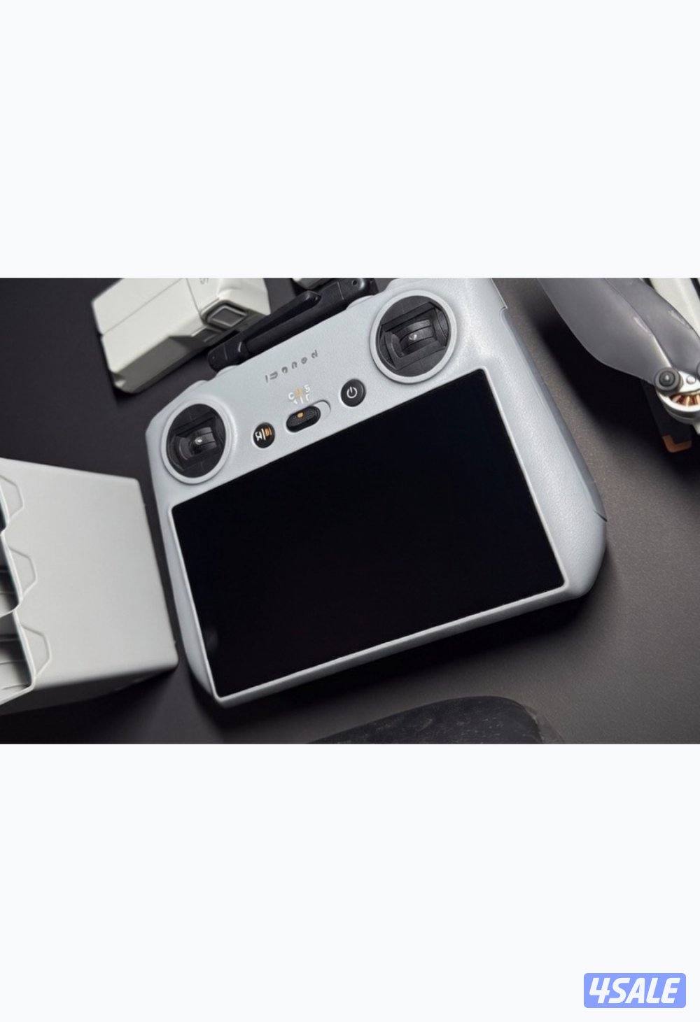 Drone dji mini4 pro مع جميع اغراضهه واكسسواراتهه الاصلية0