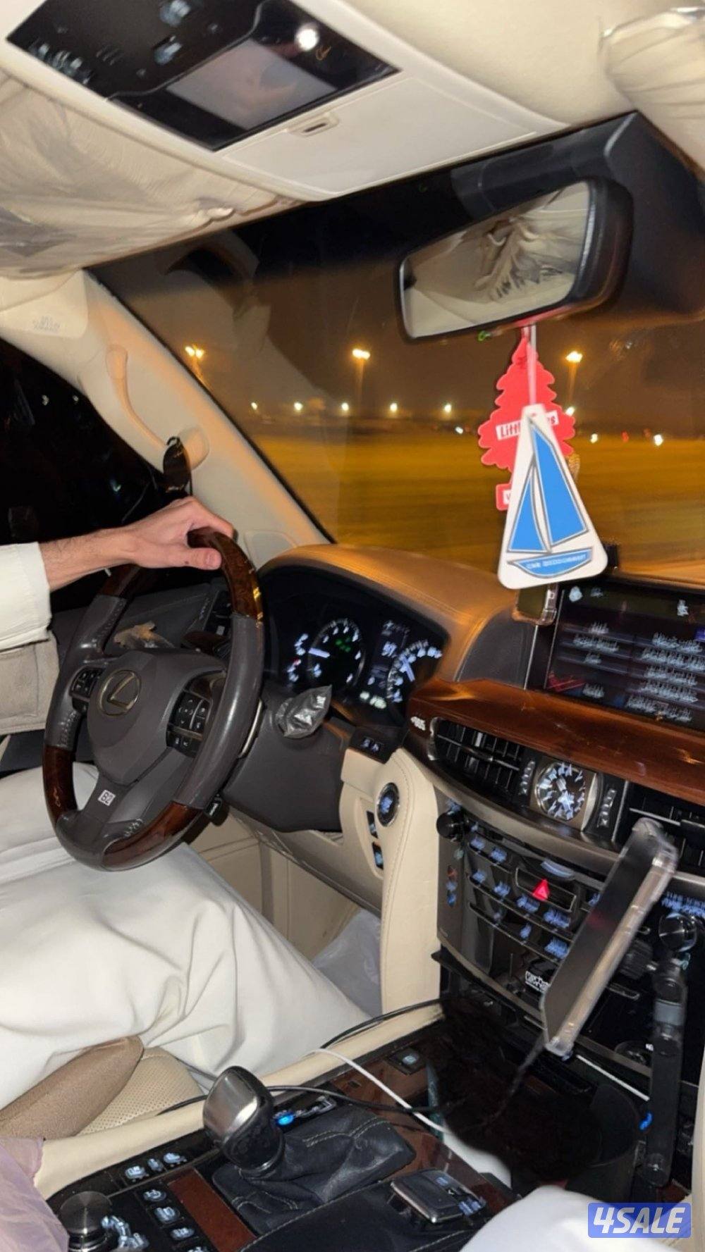 للبيع لكزس  وارد قطر 🇶🇦 20164