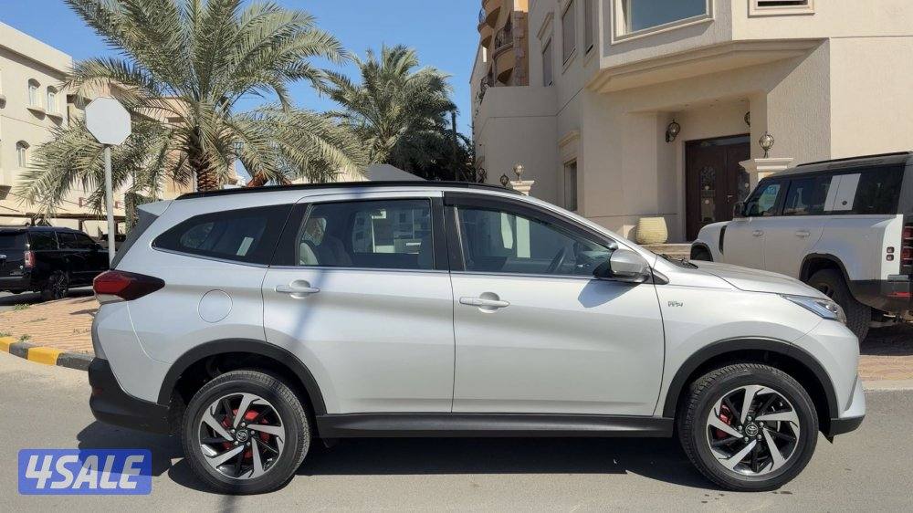 للبيع تويوتا رش موديل 2020 عداد فقط 85 صبغ الوكاله1