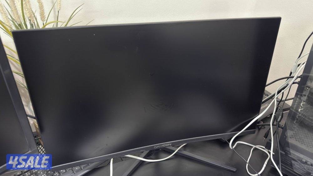 للبيع بي سي مع شاشتين وماوس وكيبورد4