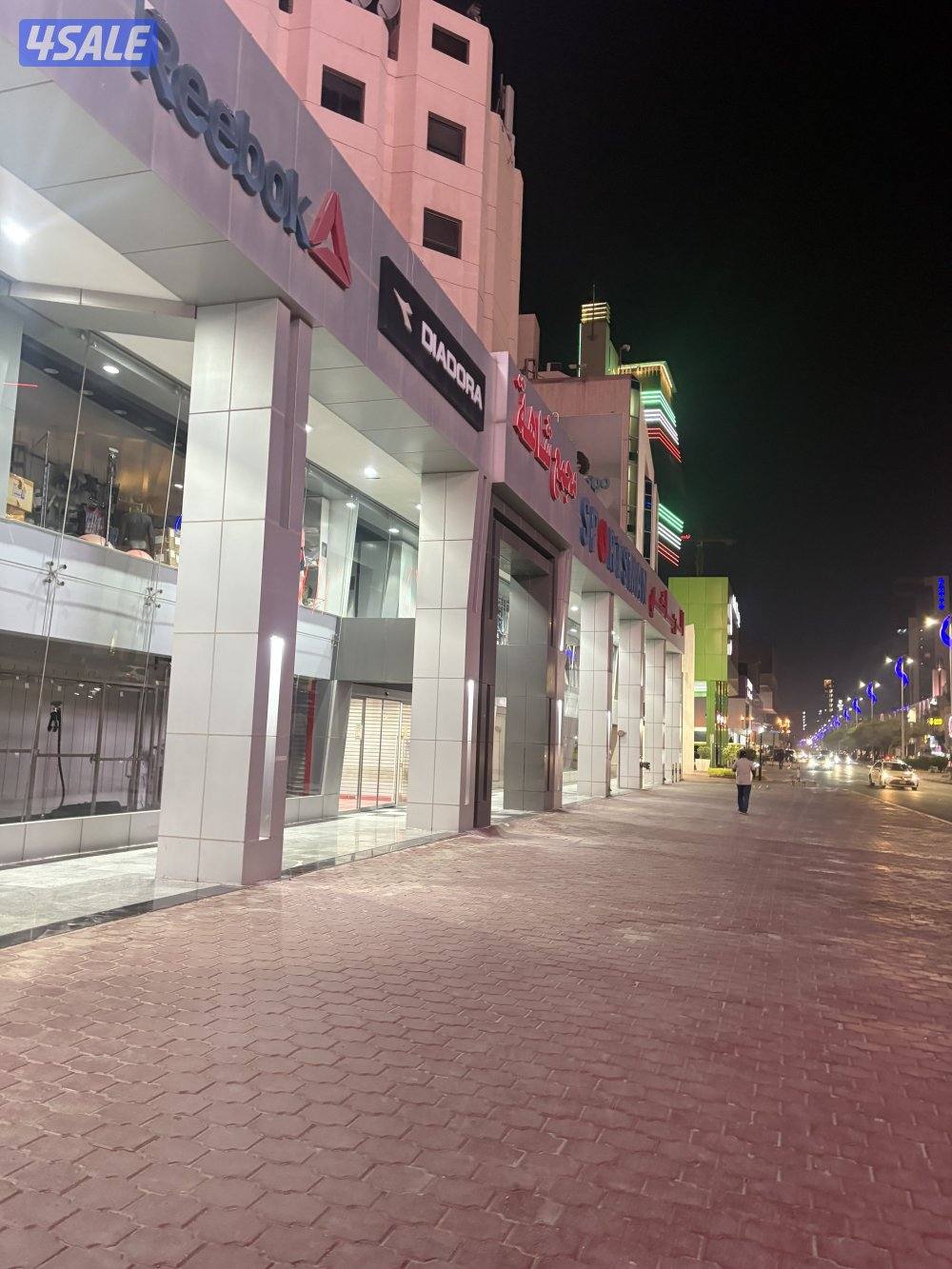 لبيع محل مساحه ٣٤ مترا ايجار ٣١٠ مجمع شاهه السالمية1