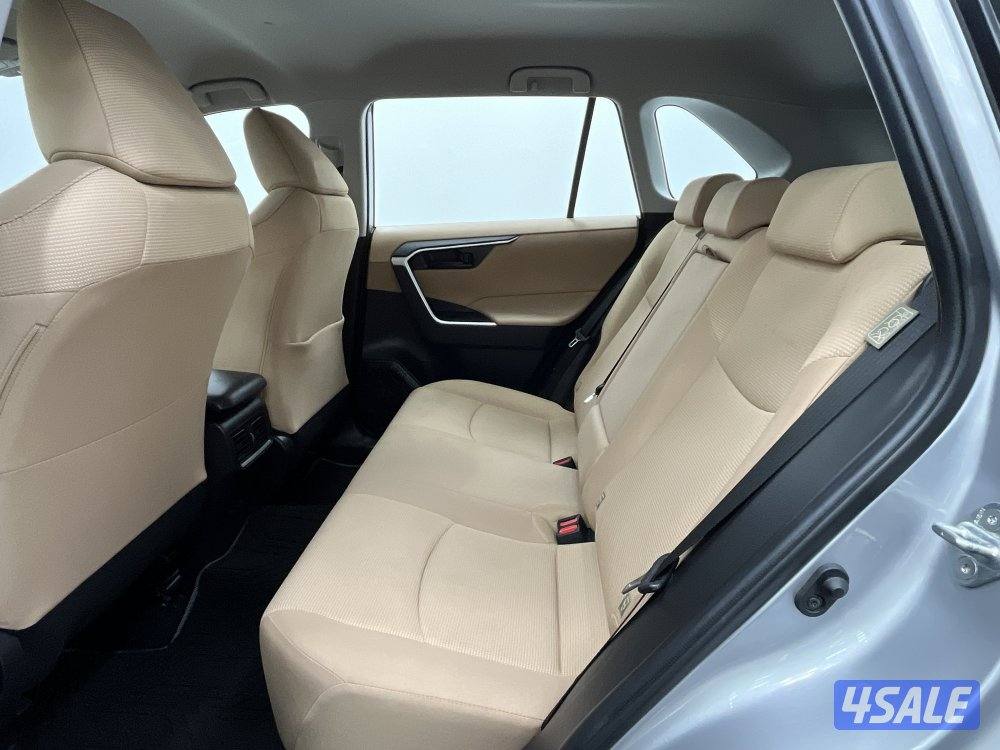 TOYOTA RAV401 4X2 STANDARD OPTION3