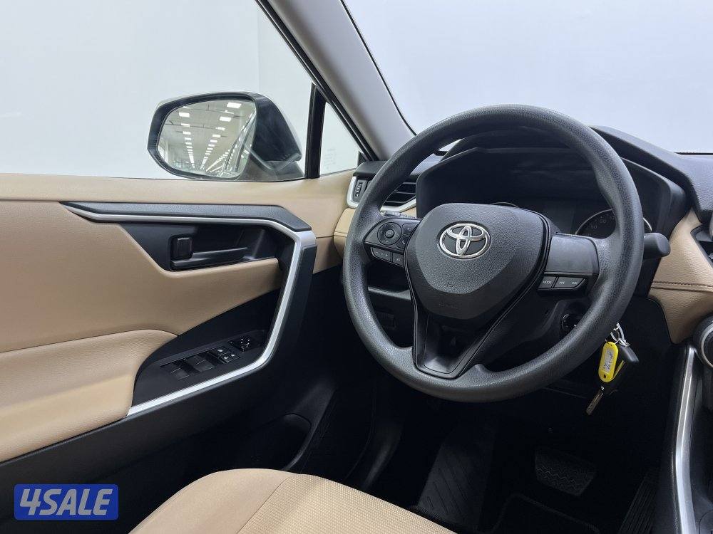 TOYOTA RAV401 4X2 STANDARD OPTION12