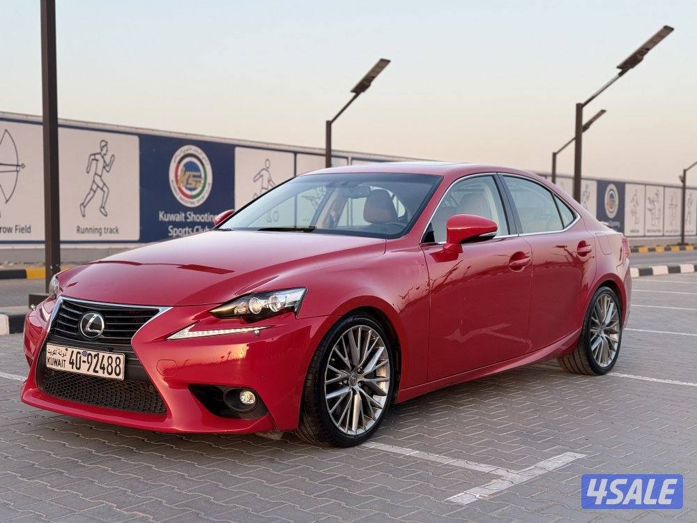 للبيع لكزس lS200t بحاله الوكاله صبغ وكاله1