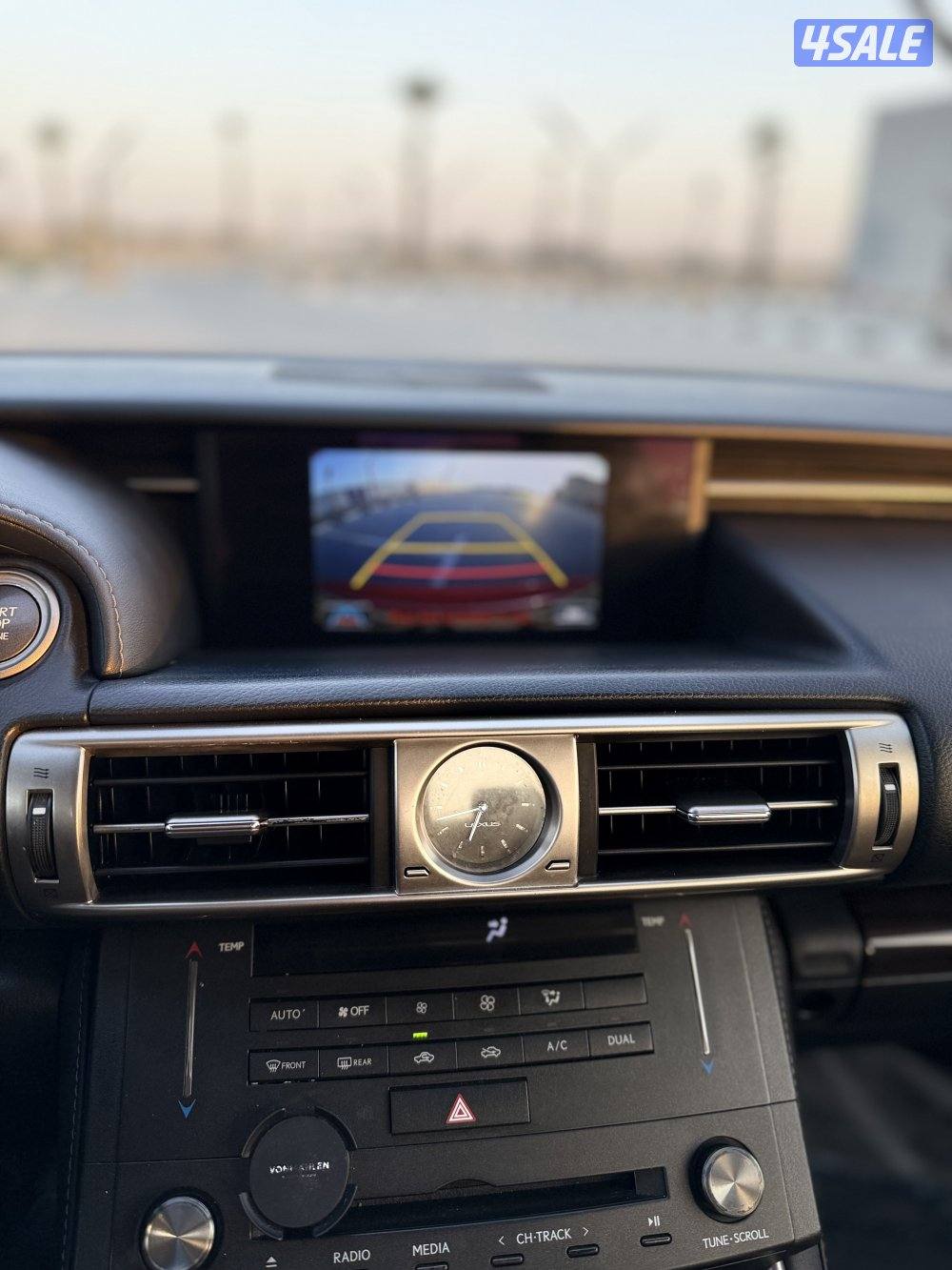 للبيع لكزس lS200t بحاله الوكاله صبغ وكاله10