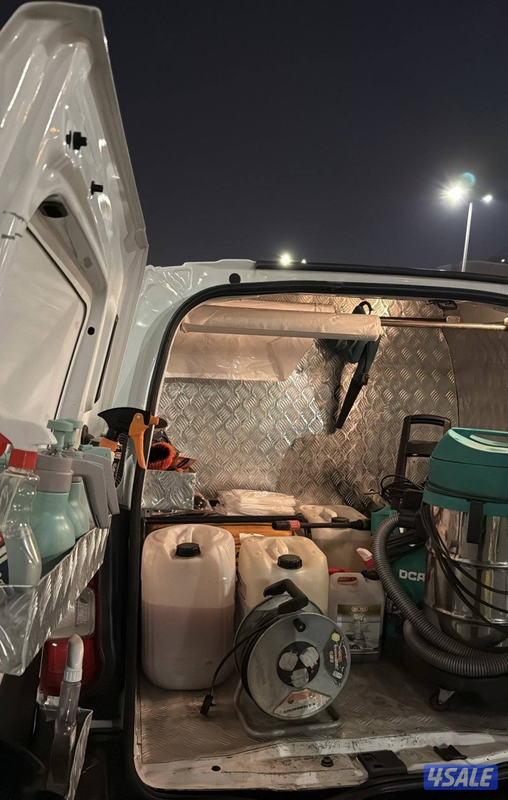 للبيع سيارة مجهزة بالكامل3