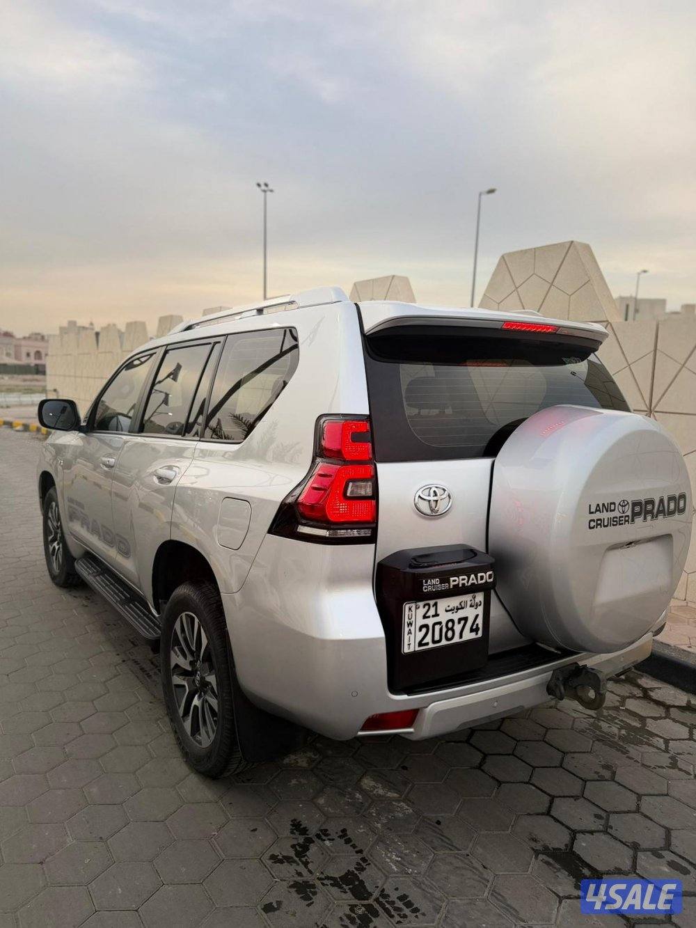 Toyota prado 2023 for sale. 4 piss repent. engine gear chassis you can3