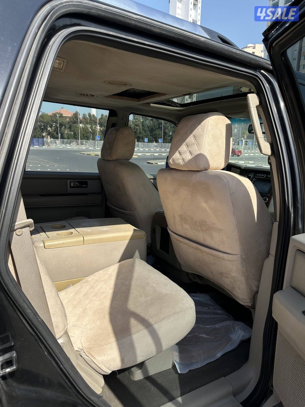 للبيع فورد اكسبدشن ليمتد دبل جير ثمانية سلندر9