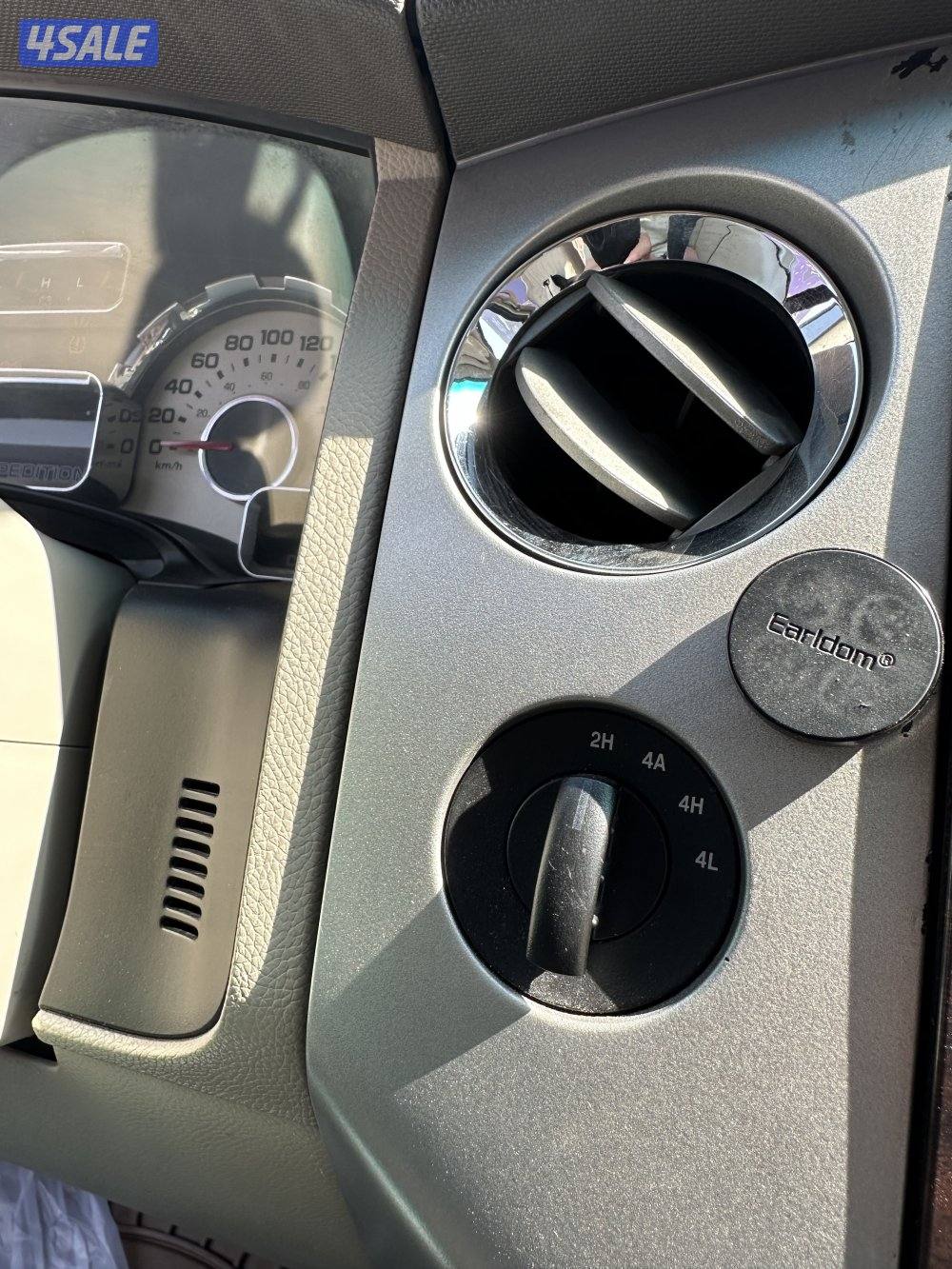 للبيع فورد اكسبدشن ليمتد دبل جير ثمانية سلندر11