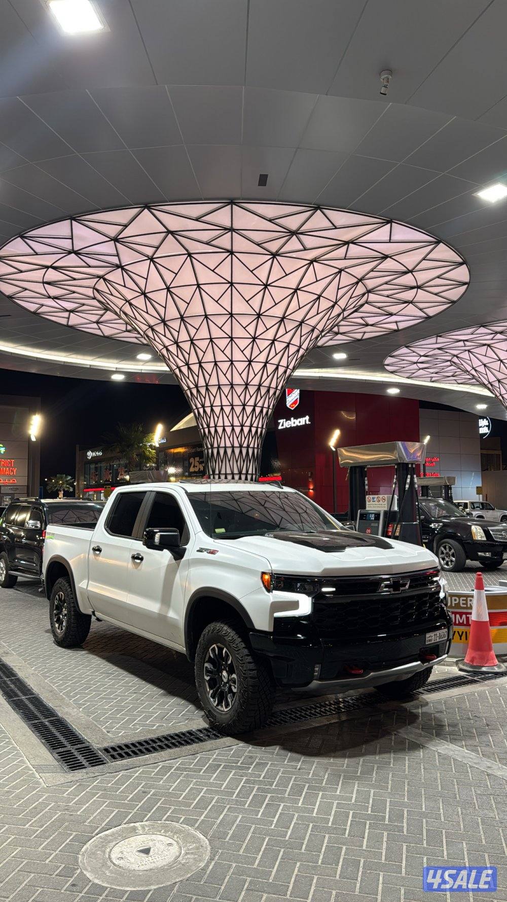 للبيع سلفرادو Zr23