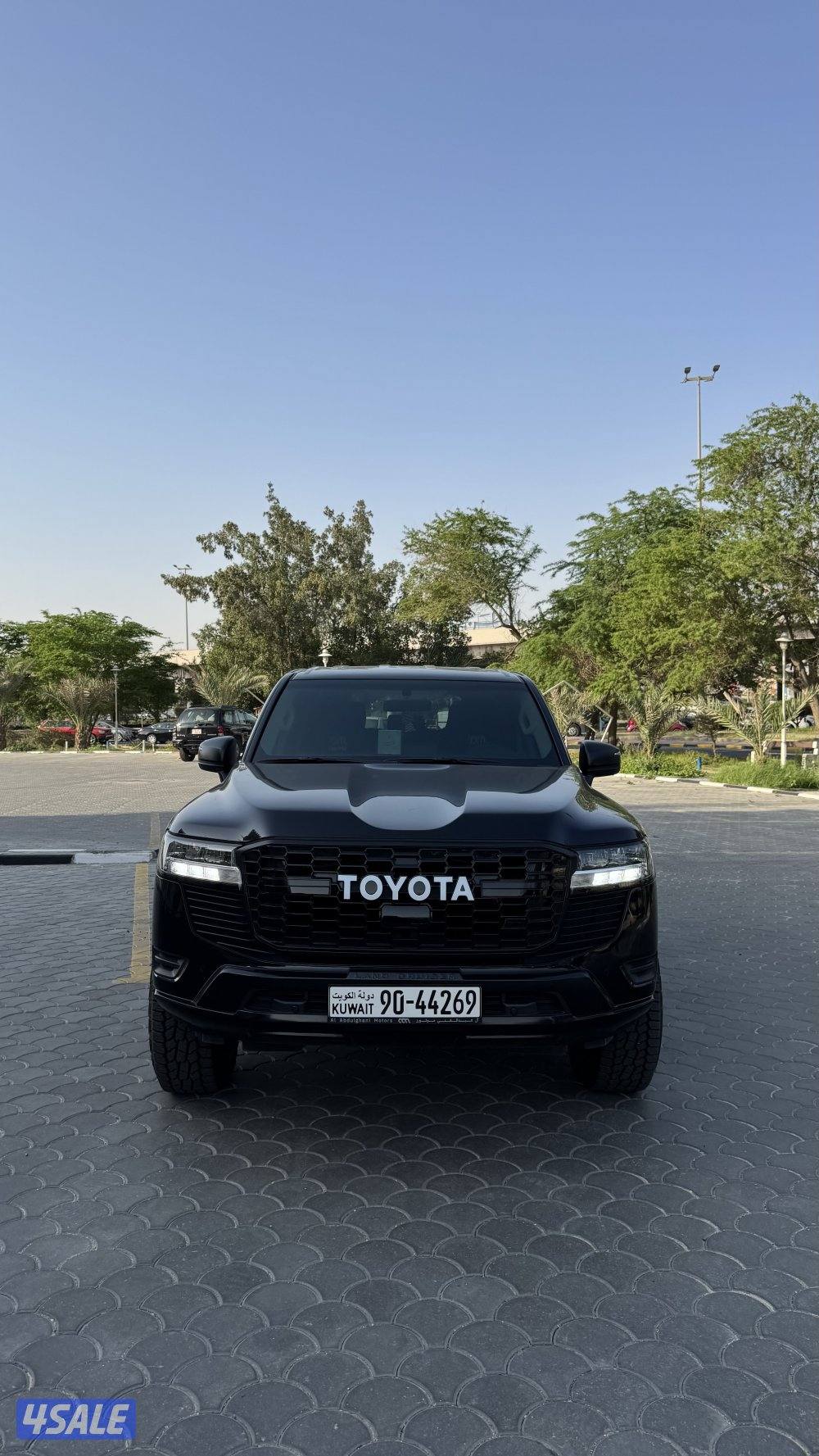 للبيع لاند كروزر ستاندر GX موديل 20246