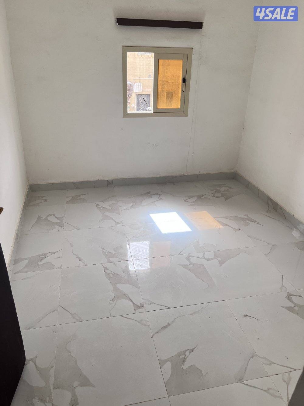 للإيجار شقه وغرفه استديو مع حمام مطبخ0