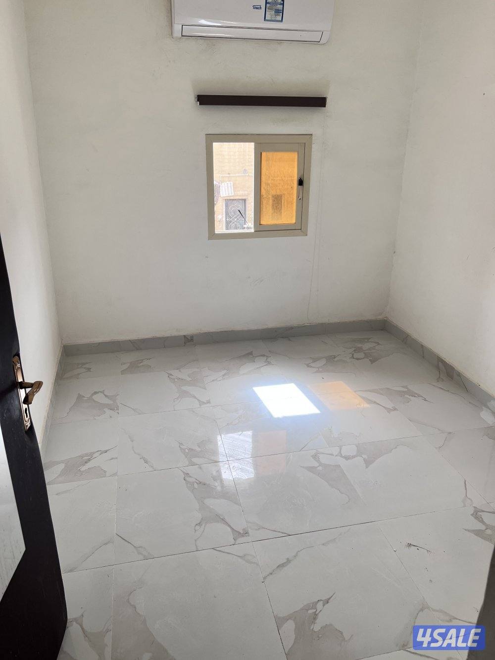 للإيجار شقه وغرفه استديو مع حمام مطبخ1