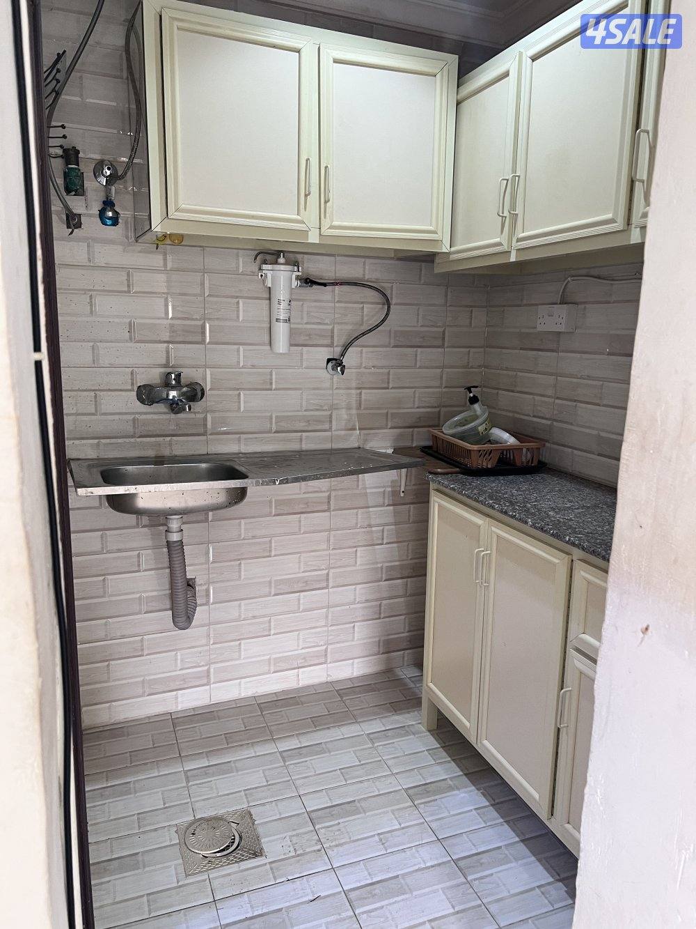 للإيجار شقه وغرفه استديو مع حمام مطبخ4