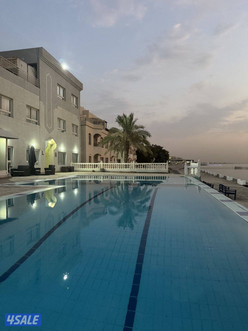 خلو شقة بمنتجع خاص على البحر في المنقف على الطريق الساحلي3